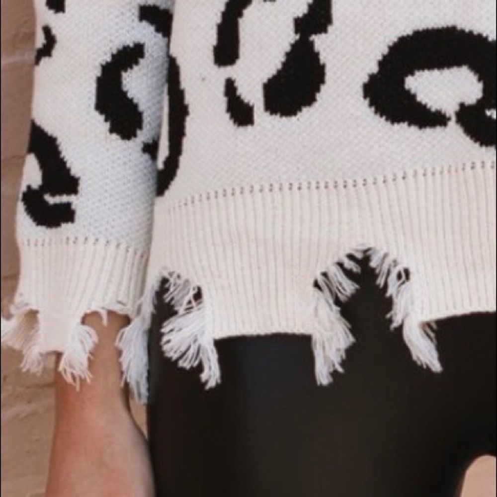 Distressed TOP - Picture 6 of 7